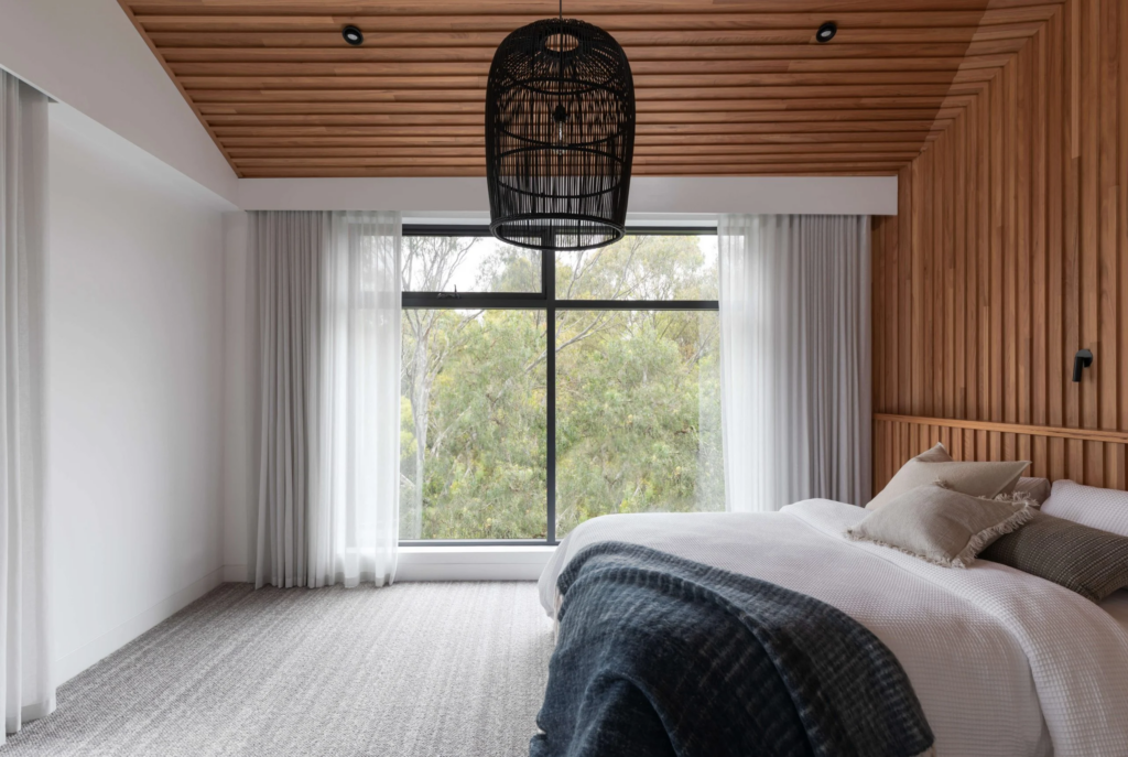 Aluminium Windows That Complement Modern Interior Lighting