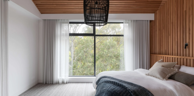 Aluminium Windows That Complement Modern Interior Lighting