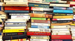 Ergonomic Tips to Protect Your Spine While Binge Reading Webtoons